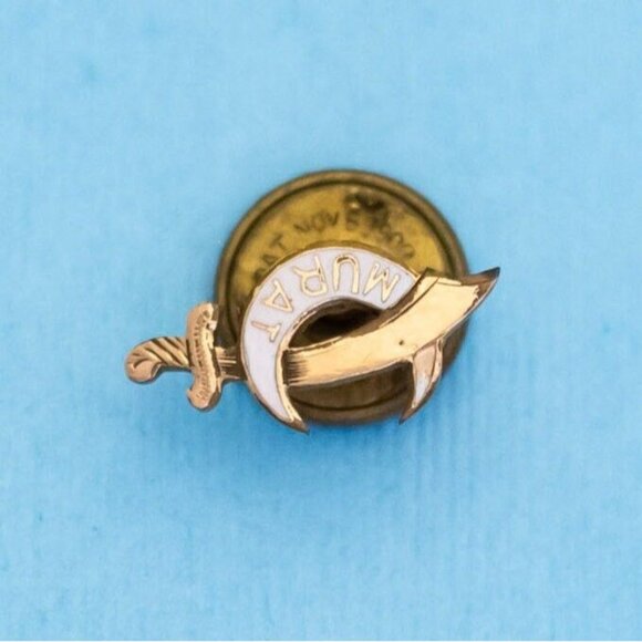 Vintage Murat Crescent Moon Royal Falchion Sword Pin - N30 - Picture 1 of 2